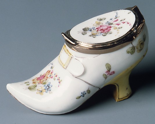Mennecy_Snuffbox_Shoe