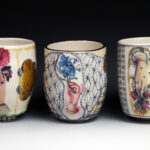 “Main avec fleurs”, Cups