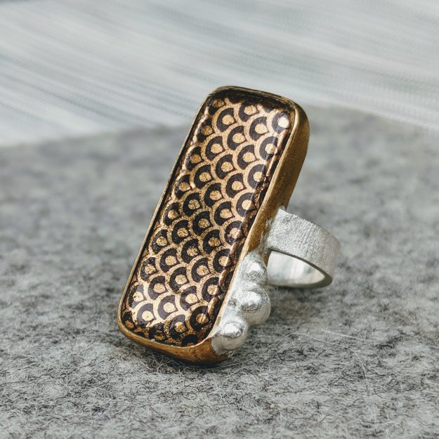 Melanie-Sherman-Ceramics-Jewelry-Black-Gold-Mermaid-Pattern-Ring-1