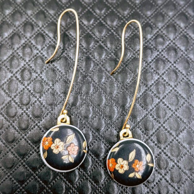 MelanieSherman_Jewelry_Black_Porcelain_Red_Gold_Flowers_Dangles