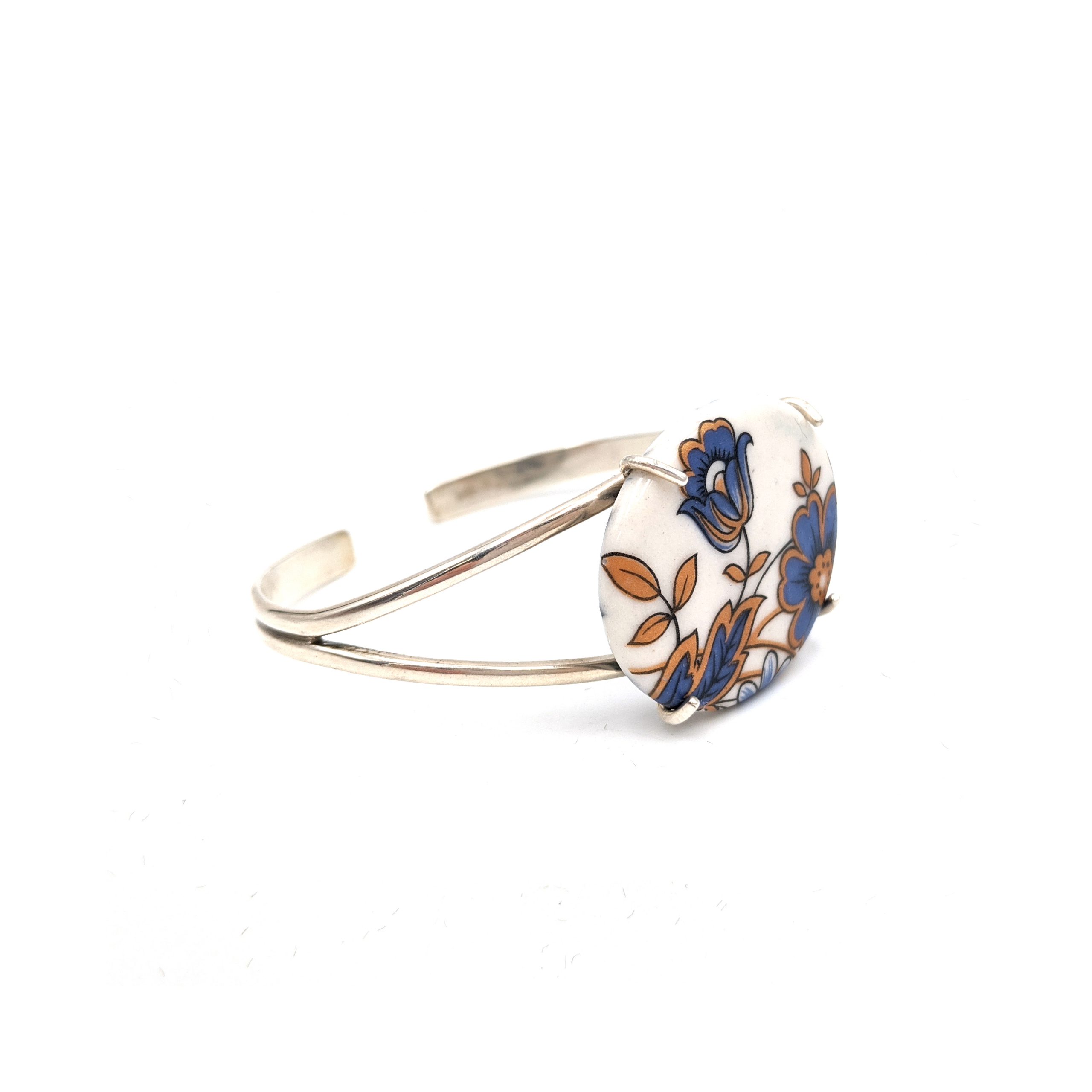 03-02-Bracelet-Vintage-Blue-Gold-Flower-Melanie-Sherman-Ceramics-Jewelry-Cerbera-Gallery