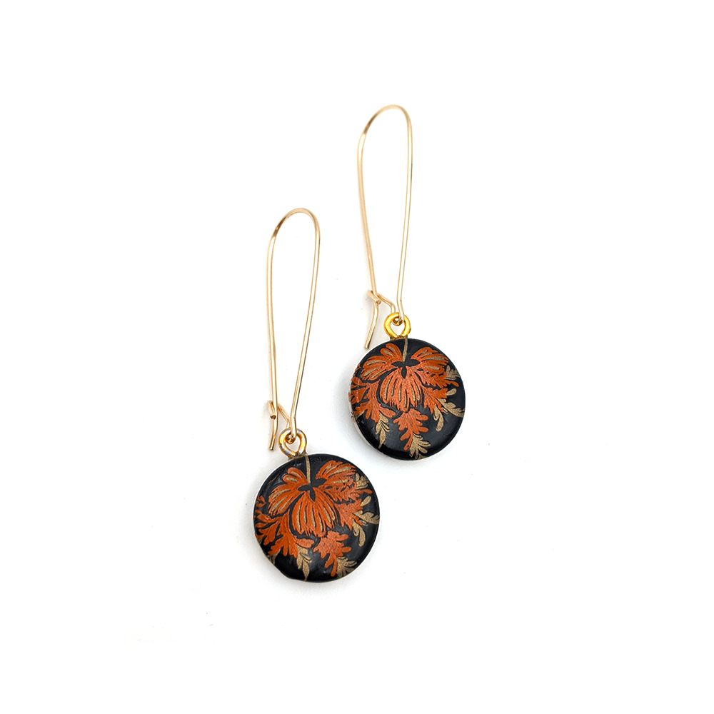 Melanie-Sherman-Cerbera-Gallery-Black-Porcelain-Dangles-Drop-Earrings_Gold-Red-Flowers-Vintage-01_01