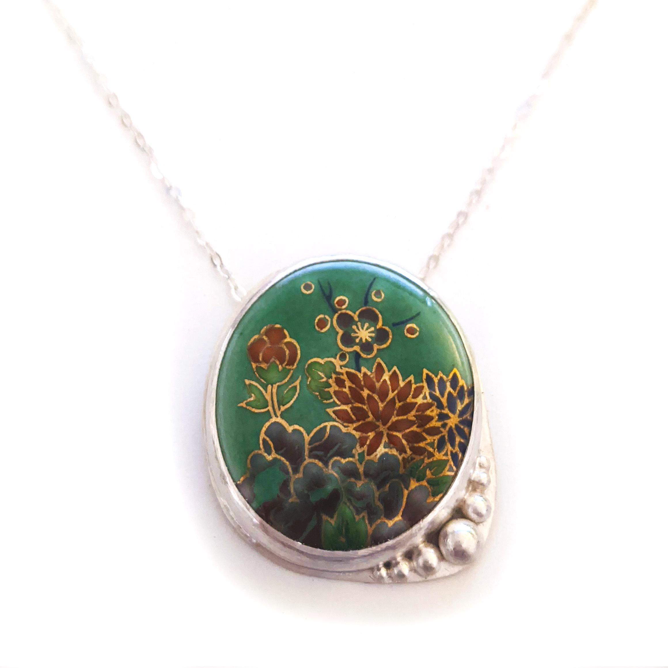 Melanie-SHERMAN-Vintage-Japanese-Flower-Porcelain-Pendant-Necklace-Celadon-01