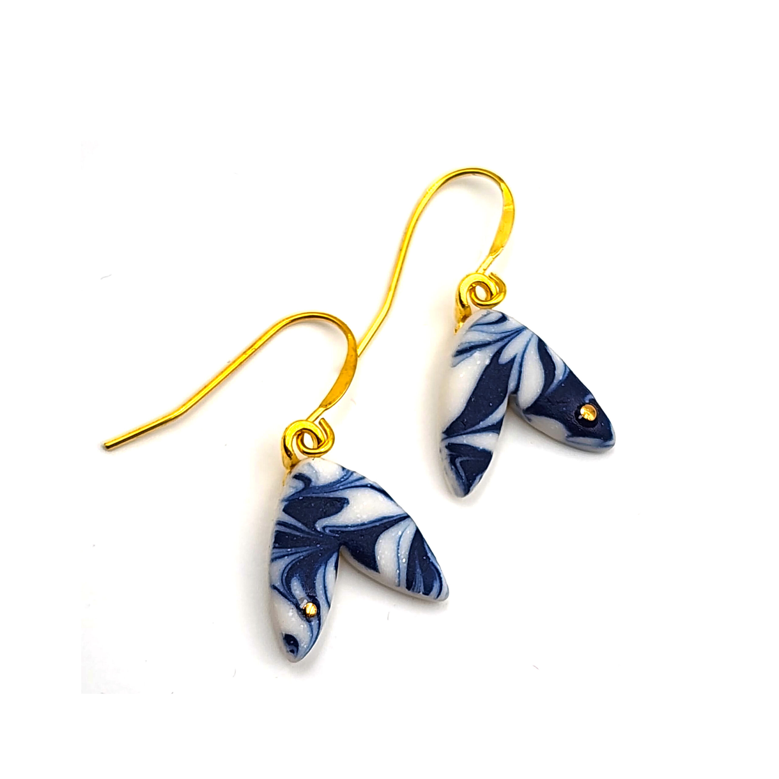 Dangles_Blue&White_05-01